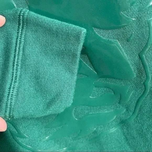 Pink Victoria’s Secret with 5th & Ocean green sweatshirt XS - Picture 2 of 7